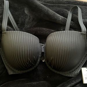 Women’s lightly lined plunge wide strap ribbed bikini top